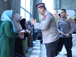 Kapolda Aceh Salurkan Puluhan Paket Bansos kepada Masyarakat di Bener Meriah